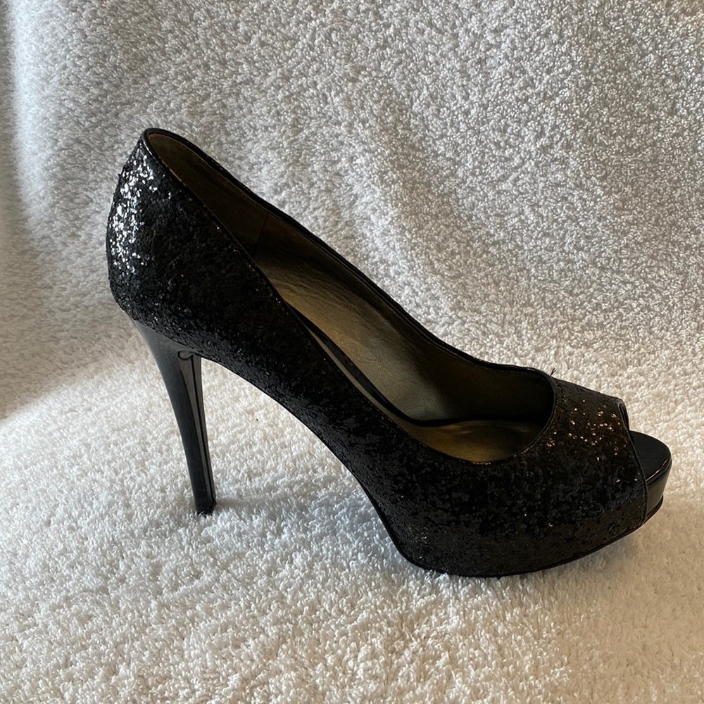 Guess “Patches” black sequins platform heels. Size 8.5